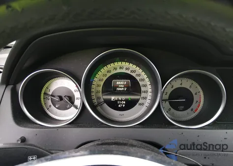 2013 Mercedes-Benz C 300 Sport 4Matic z USA, uszkodzony, nr VIN WDDGF8AB3DA818551